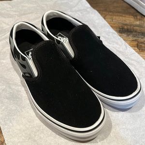 Vans boy’s shoes size 6 new